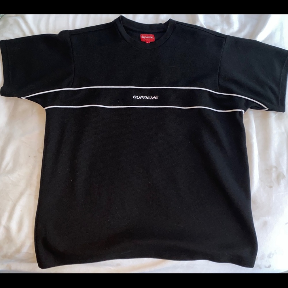 Supreme T shirt %100 polyester AUTHENTIC